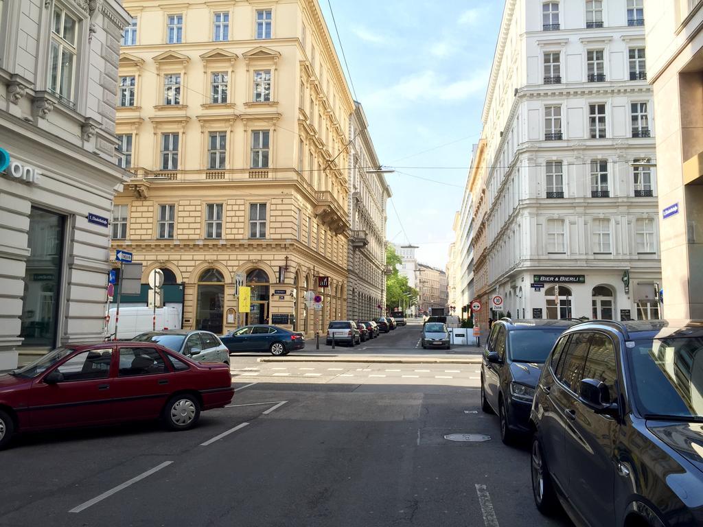 Heart Of Vienna "Opera House" Studio Apartment Exterior photo